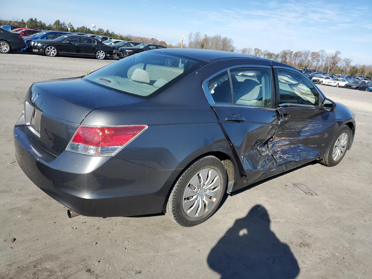Изображение 3 2010 HONDA ACCORD LX 2010 с VIN 1HGCP2F33AA197717