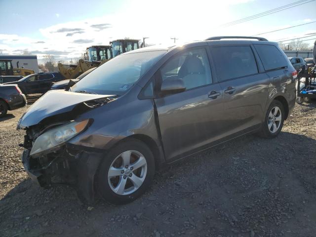 Image 1 of 2011 TOYOTA SIENNA LE 2011 with VIN 5TDKK3DC6BS040916