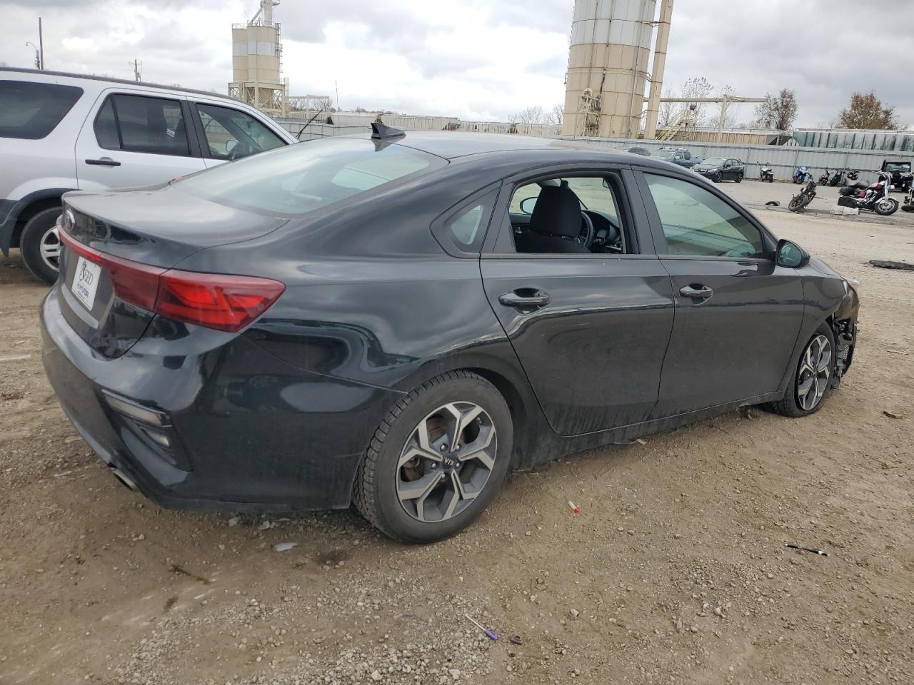 Изображение 3 2019 KIA FORTE FE 2019 с VIN 3KPF24ADXKE058768