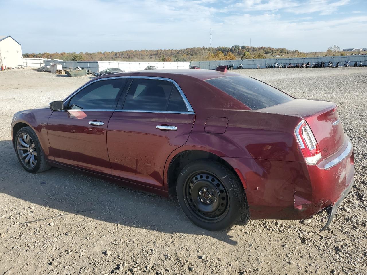 Изображение 2 2019 CHRYSLER 300 LIMITED 2019 с VIN 2C3CCAEG4KH689687
