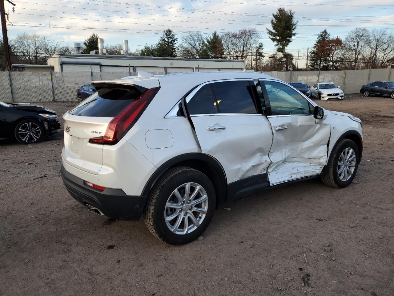 Image 3 of 2022 CADILLAC XT4 LUXURY 2022 with VIN 1GYFZBR42NF110175