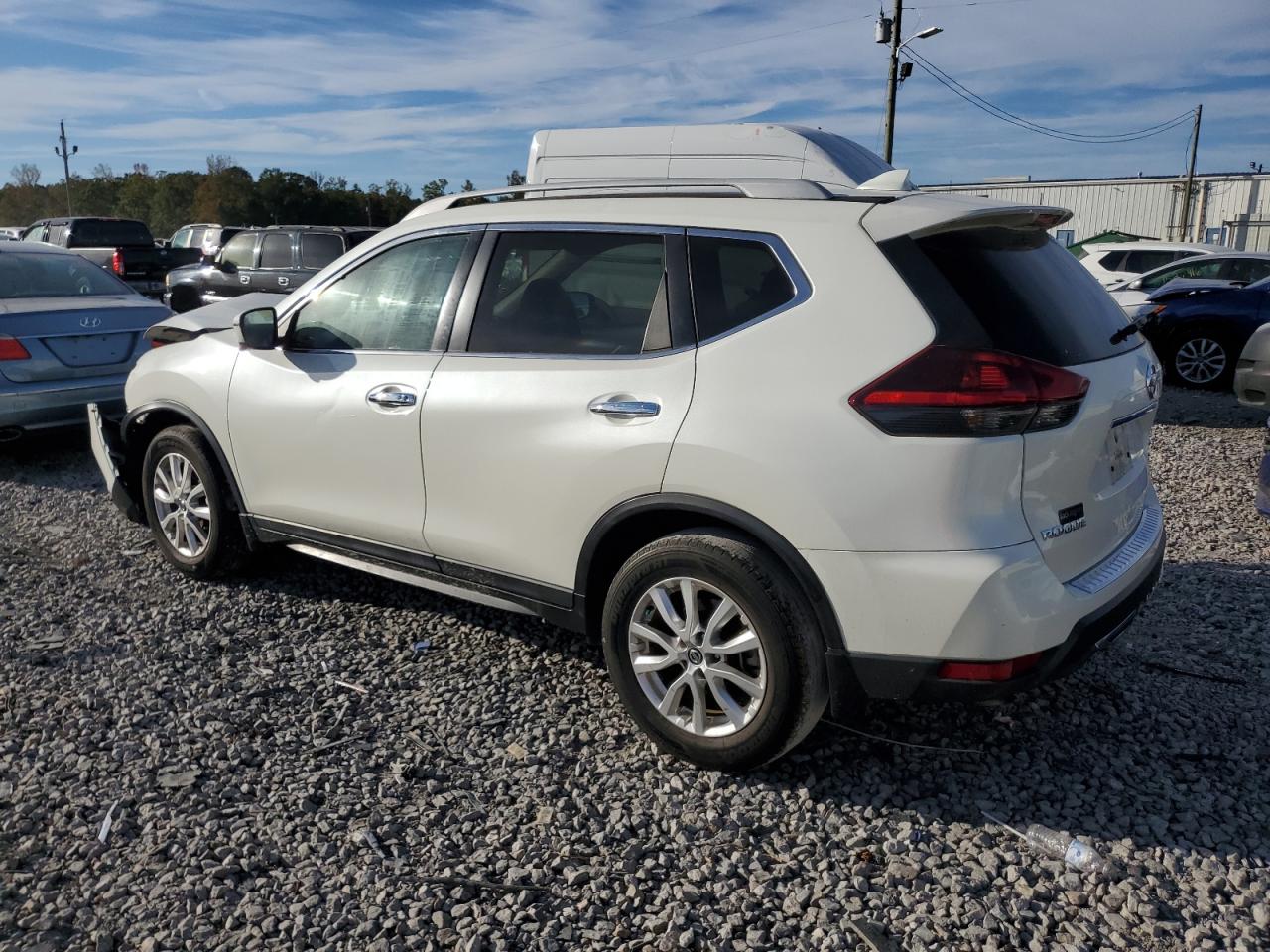 Obraz 2 z 2018 NISSAN ROGUE S 2018 z VIN 5N1AT2MT6JC849685