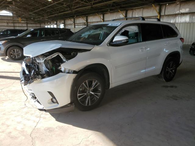 Image 1 of 2018 TOYOTA HIGHLANDER LE 2018 with VIN 5TDZZRFH8JS284636