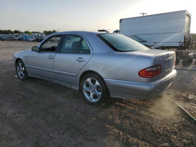 Obraz 2 z 2002 MERCEDES-BENZ E 320 2002 z VIN WDBJF65J72B483760