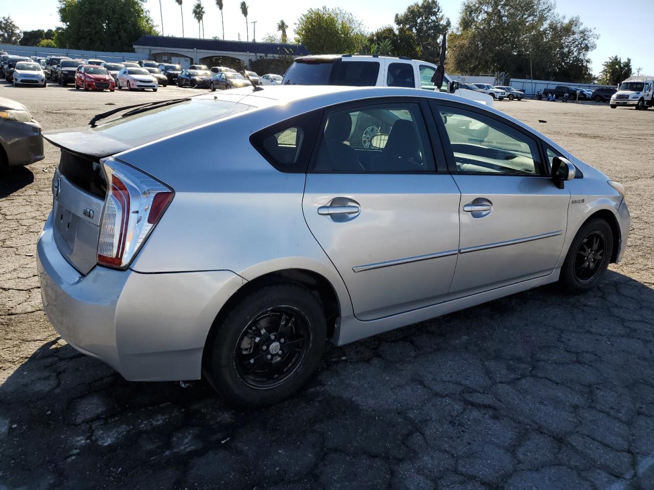 Image 3 of Toyota Prius 2013 with VIN JTDKN3DU2D1691881