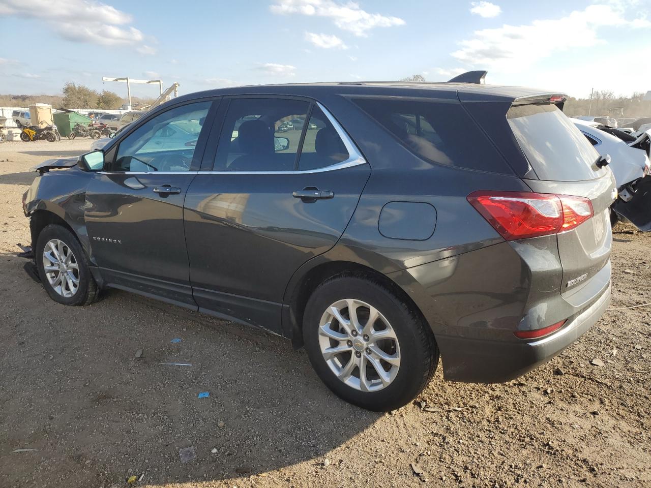 Изображение 2 2018 CHEVROLET EQUINOX LT 2018 с VIN 2GNAXJEVXJ6244989