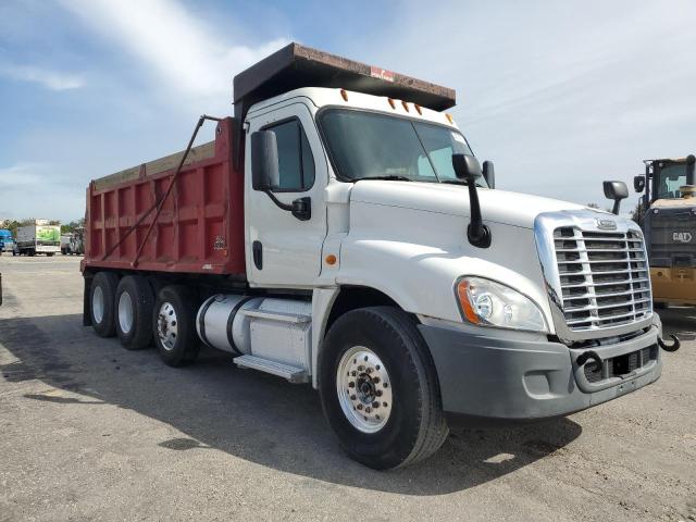 2013 FREIGHTLINER CASCADIA 113  2013 image