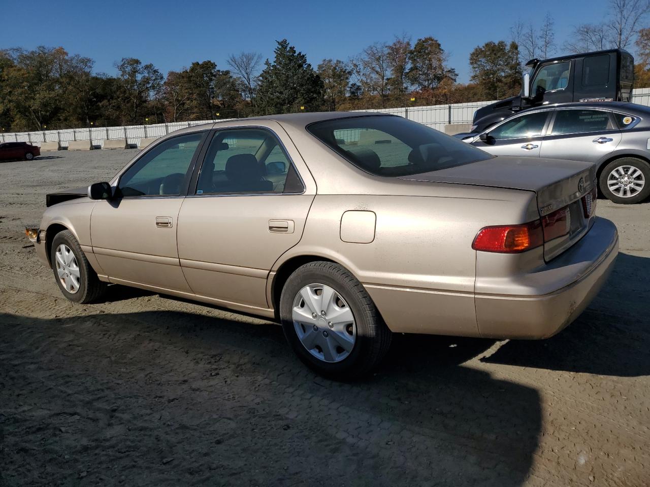 Obraz 2 z 2000 TOYOTA CAMRY CE 2000 z VIN JT2BG22K7Y0401967