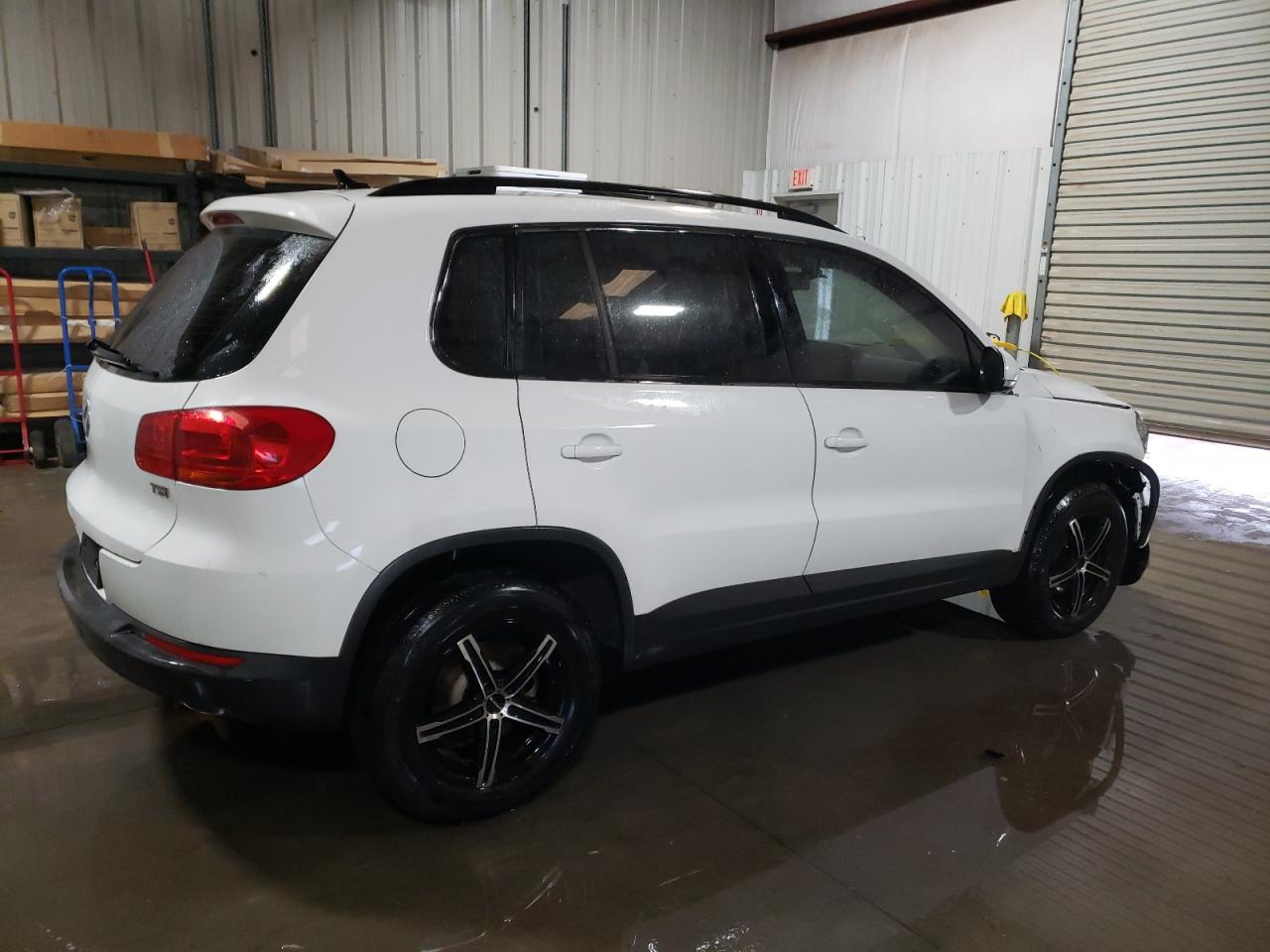 Изображение 3 2017 VOLKSWAGEN TIGUAN S 2017 с VIN WVGAV7AX6HK009789