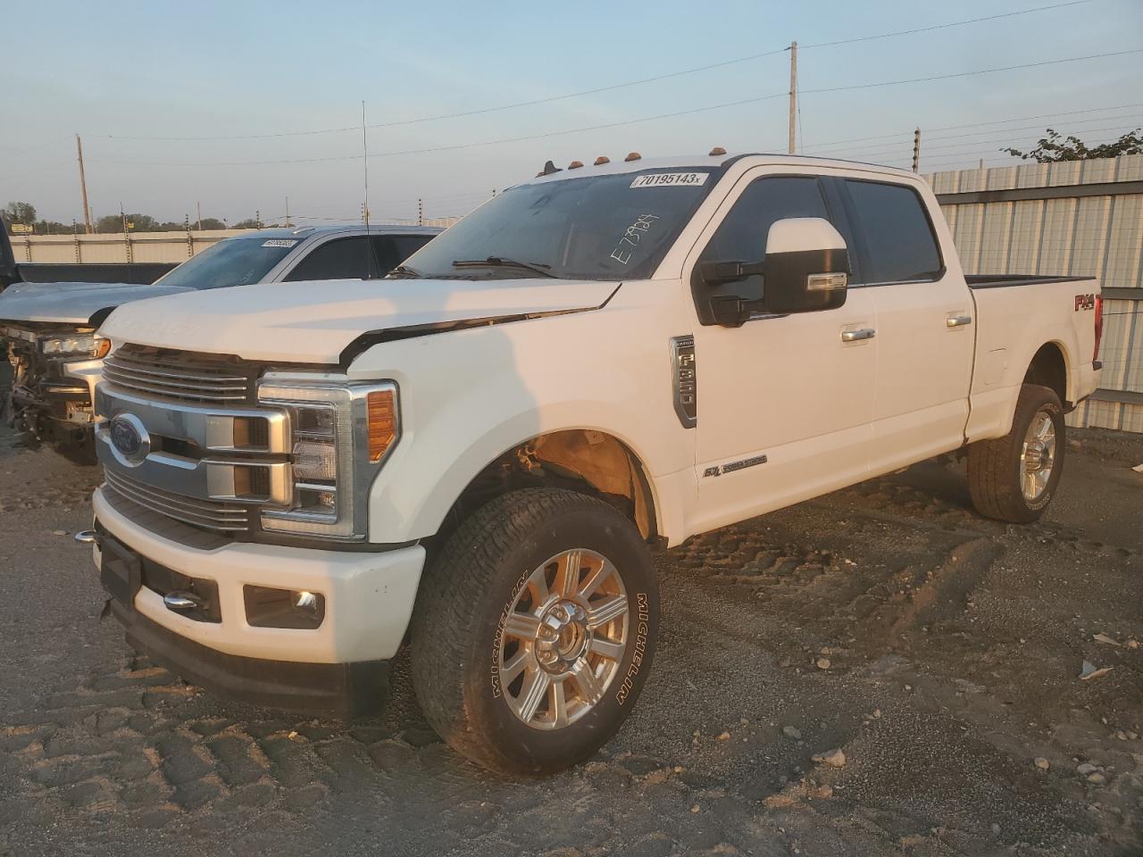 Image 2 of 2019 FORD F350 SUPER DUTY 2019 with VIN 1FT8W3BT1KEE73924
