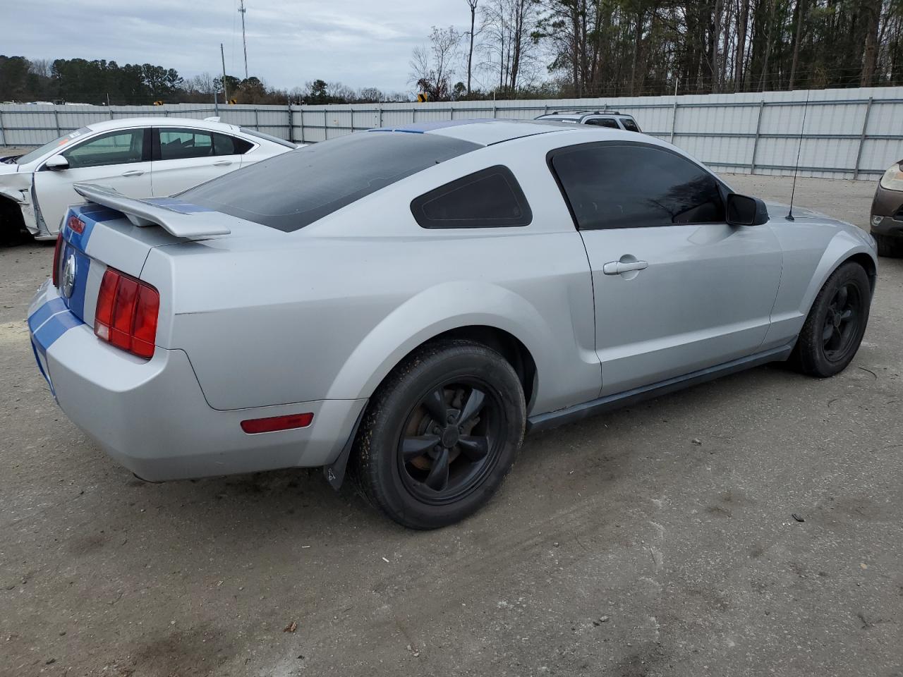 Obraz 3 z 2006 FORD MUSTANG  2006 z VIN 1ZVFT80N365183043
