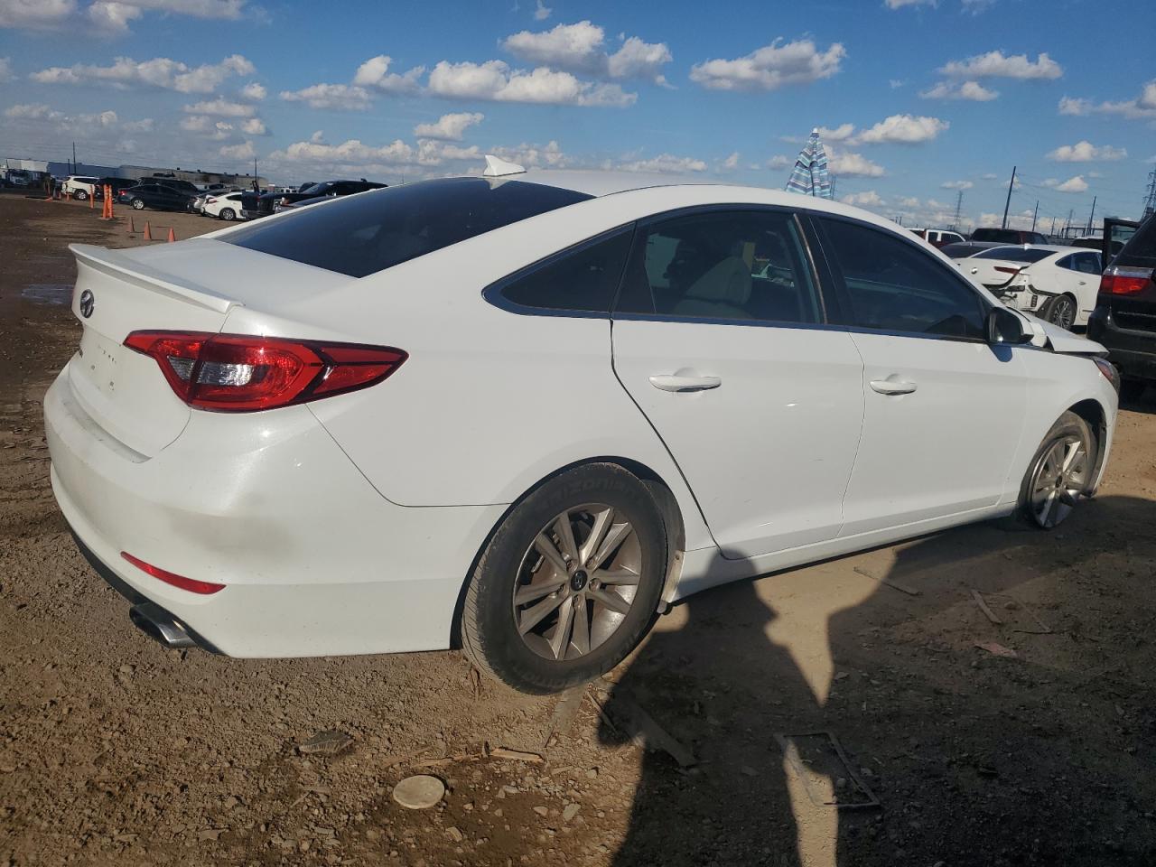 Obraz 3 z 2015 HYUNDAI SONATA SE 2015 z VIN 5NPE24AF3FH003657