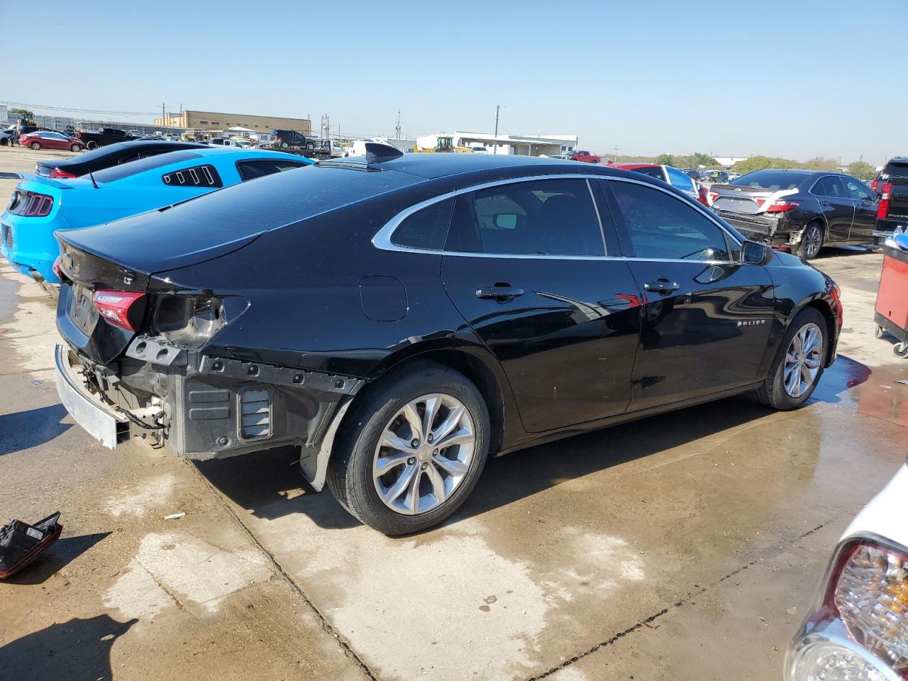 Image 3 of 2019 CHEVROLET MALIBU LT 2019 with VIN 1G1ZD5STXKF136192