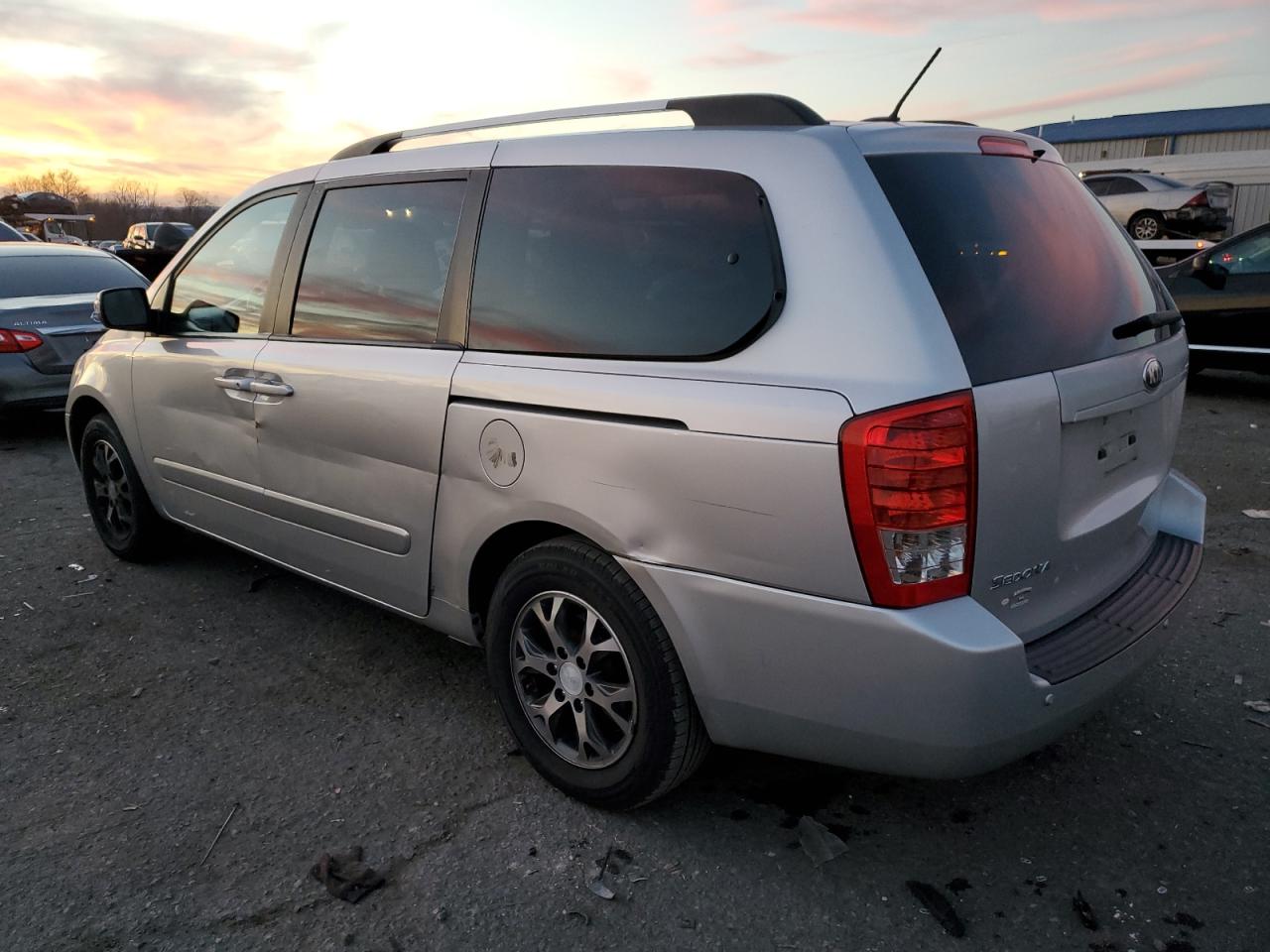 Изображение 2 2014 KIA SEDONA LX 2014 с VIN KNDMG4C78E6536244