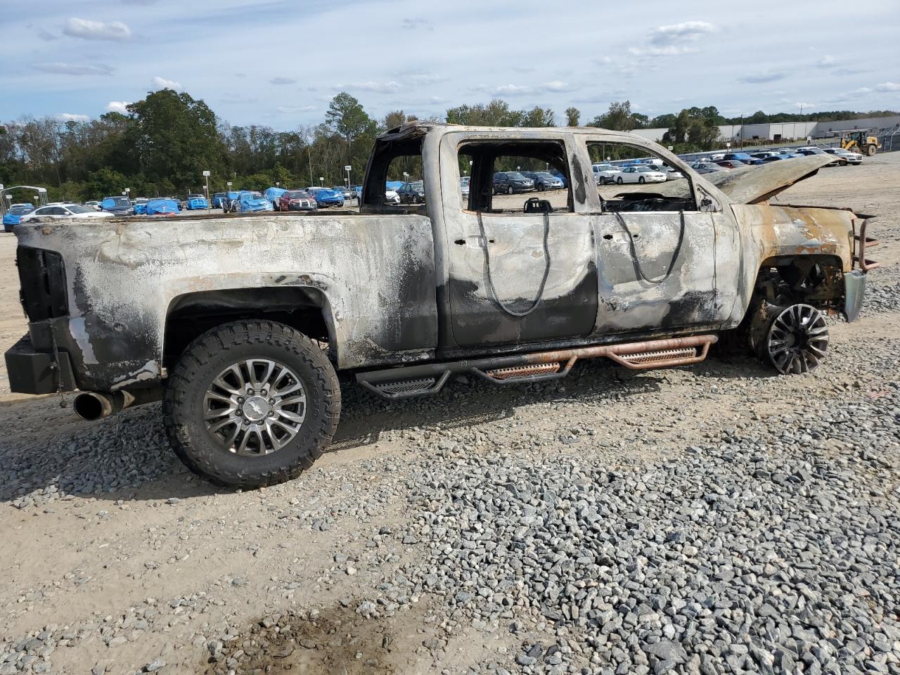 Image 3 of 2015 CHEVROLET SILVERADO K2500 HEAVY DUTY LT 2015 with VIN 1GC1KVE88FF178531