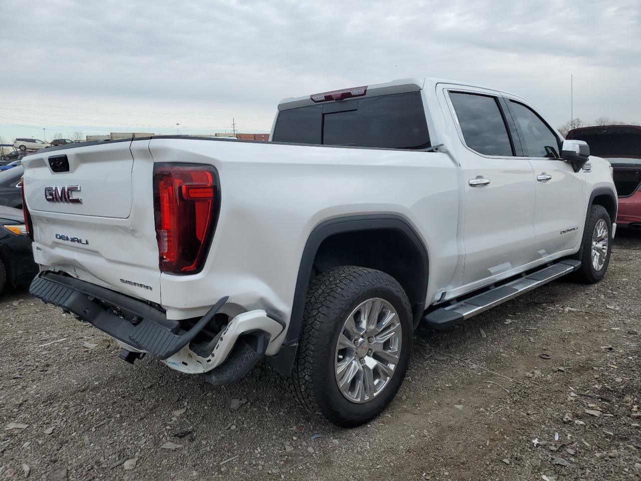 Изображение 3 2023 GMC SIERRA K1500 DENALI 2023 с VIN 3GTUUGEL0PG195119
