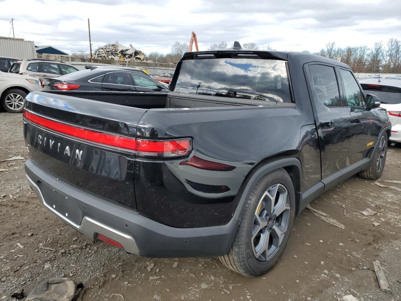 Obraz 3 z 2022 RIVIAN R1T ADVENTURE 2022 z VIN 7FCTGAAA5NN014356