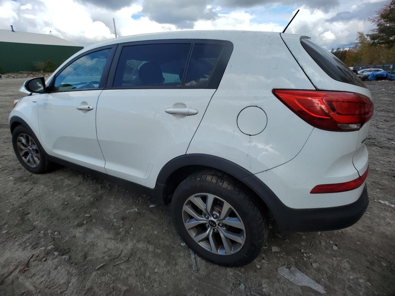 Image 2 of 2015 KIA SPORTAGE LX 2015 with VIN KNDPBCAC9F7748412