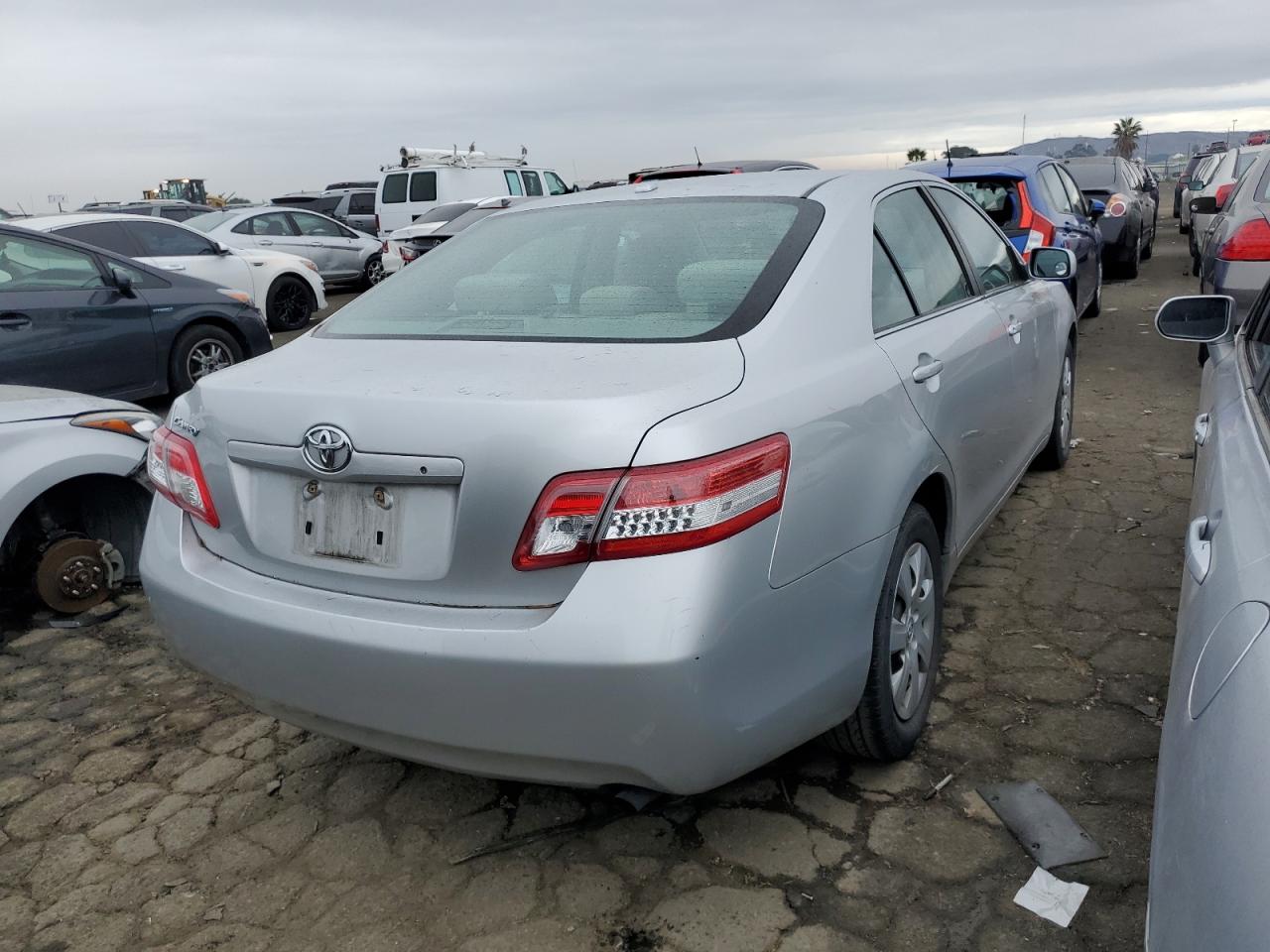 Изображение 3 2011 TOYOTA CAMRY BASE 2011 с VIN 4T1BF3EK2BU725948
