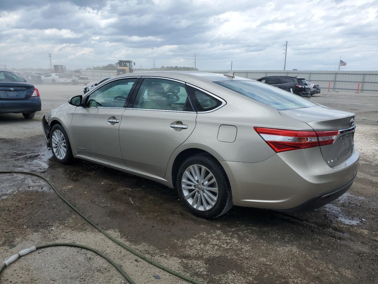 Image 2 of 2013 TOYOTA AVALON HYBRID 2013 with VIN 4T1BD1EB6DU015562