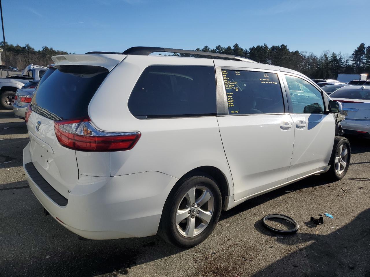 Изображение 3 2015 TOYOTA SIENNA LE 2015 с VIN 5TDKK3DC6FS612606