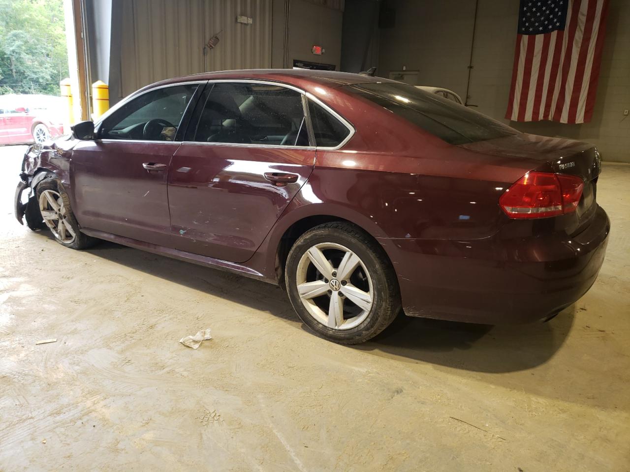 Image 2 of 2013 VOLKSWAGEN PASSAT SE 2013 with VIN 1VWBP7A38DC071728
