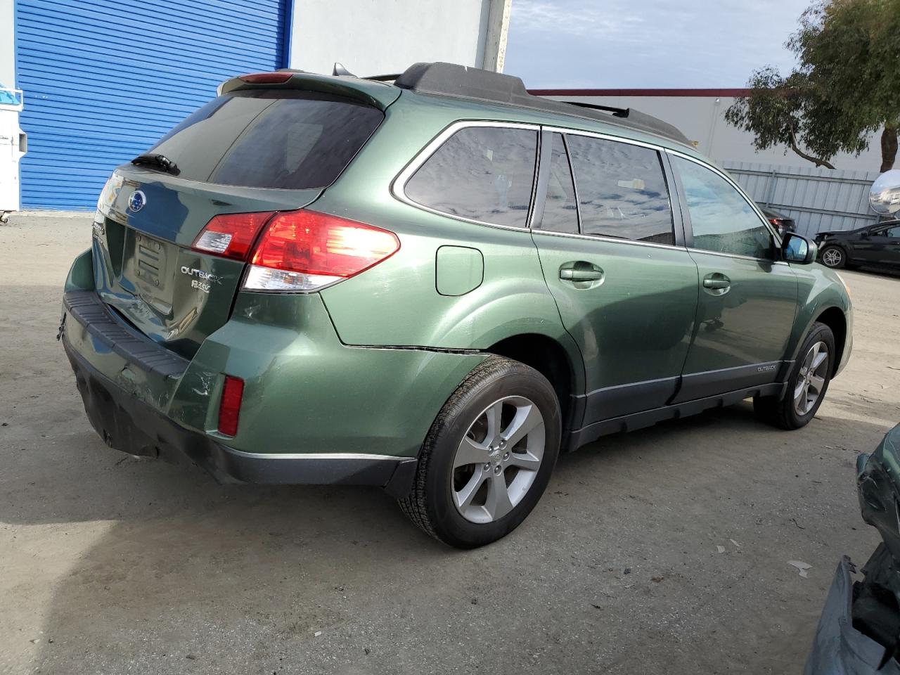 Изображение 3 2013 SUBARU OUTBACK 2.5I LIMITED 2013 с VIN 4S4BRBKC9D3302565