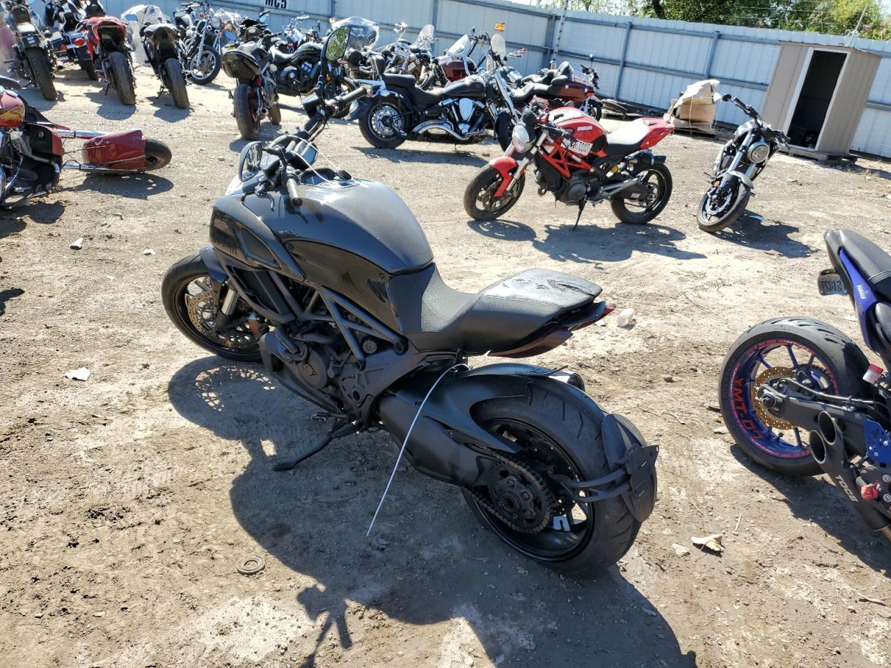 Изображение 3 2011 DUCATI DIAVEL  2011 с VIN ZDM13BLW0BB001698