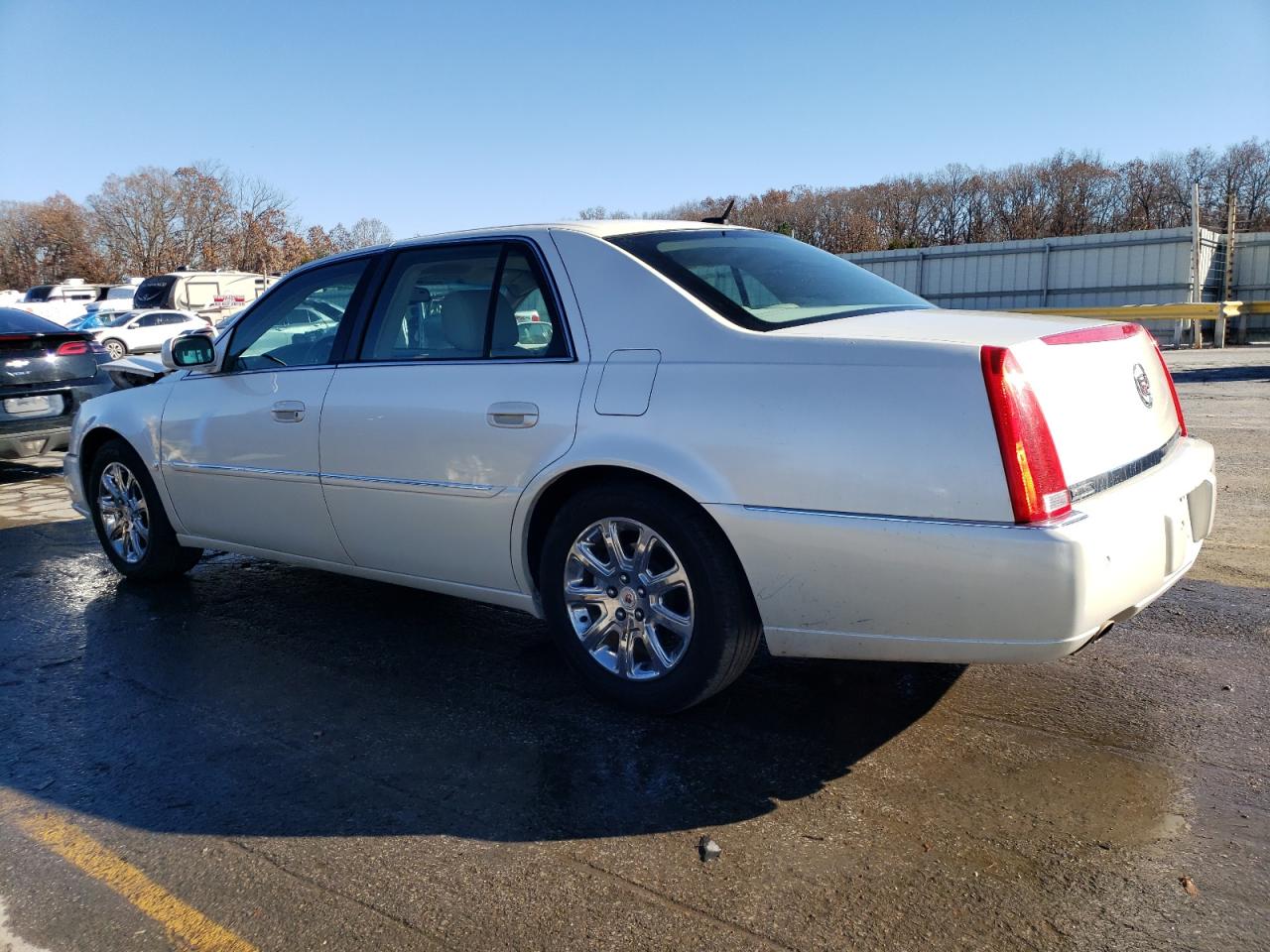 Изображение 2 2008 CADILLAC DTS  2008 с VIN 1G6KD57Y78U211080