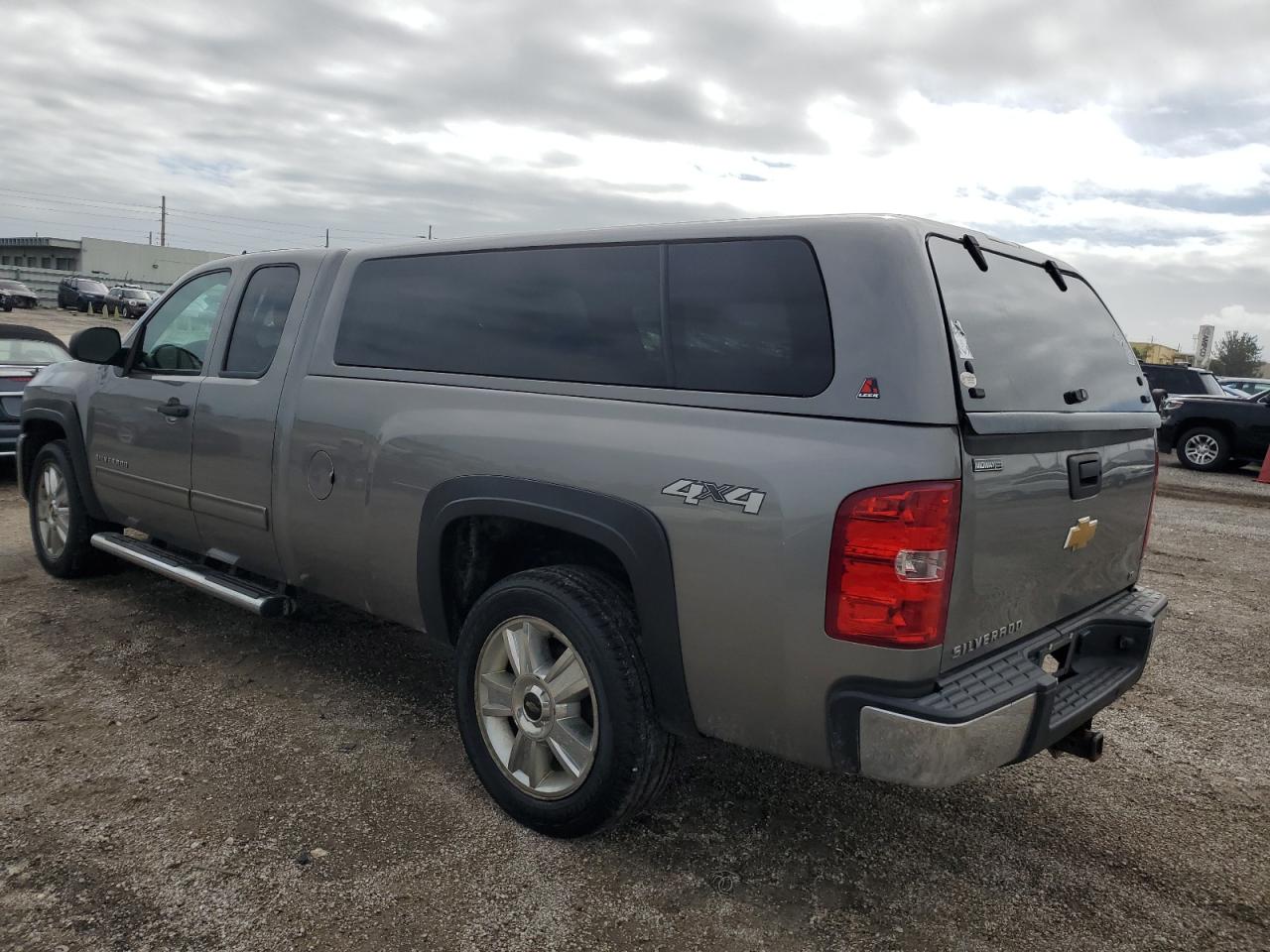 Image 2 of 2013 CHEVROLET SILVERADO K1500 LT 2013 with VIN 1GCRKSE02DZ315034