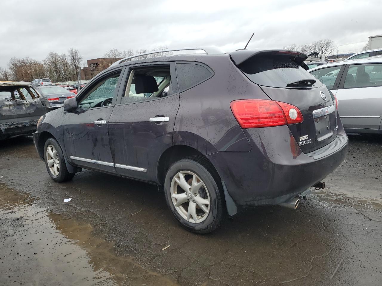 Image 2 of 2011 NISSAN ROGUE S 2011 with VIN JN8AS5MVXBW299325