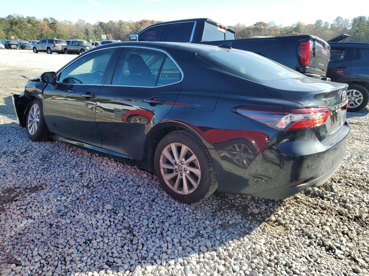 Obraz 2 z 2023 TOYOTA CAMRY LE 2023 z VIN 4T1C11AKXPU802988