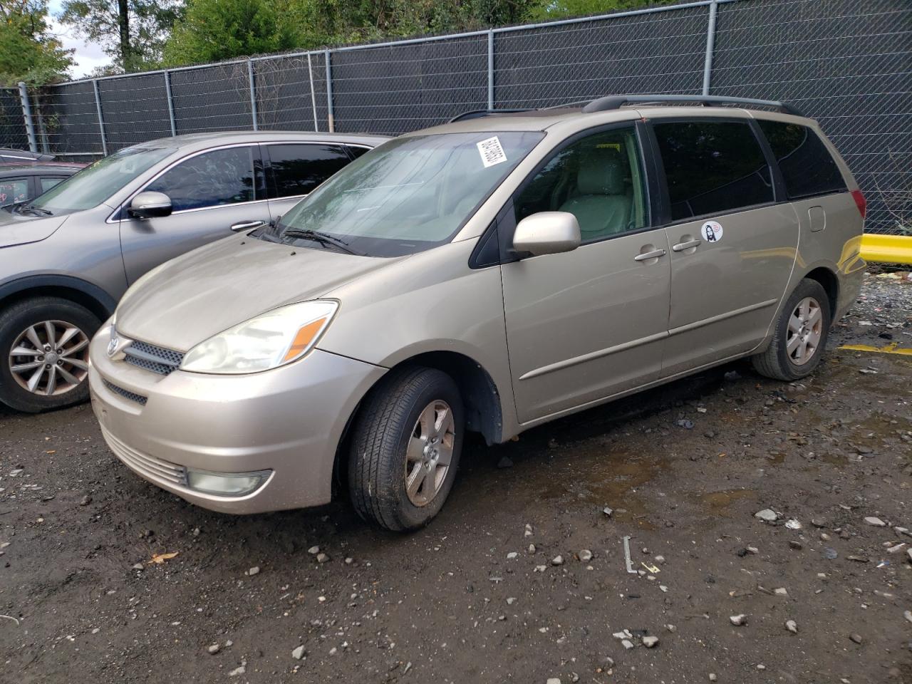 2004 TOYOTA SIENNA XLE 2004 image