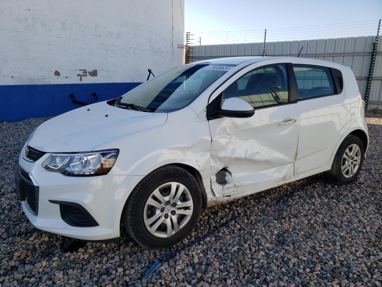 Obraz 1 z 2020 CHEVROLET SONIC  2020 z VIN 1G1JG6SBXL4123408