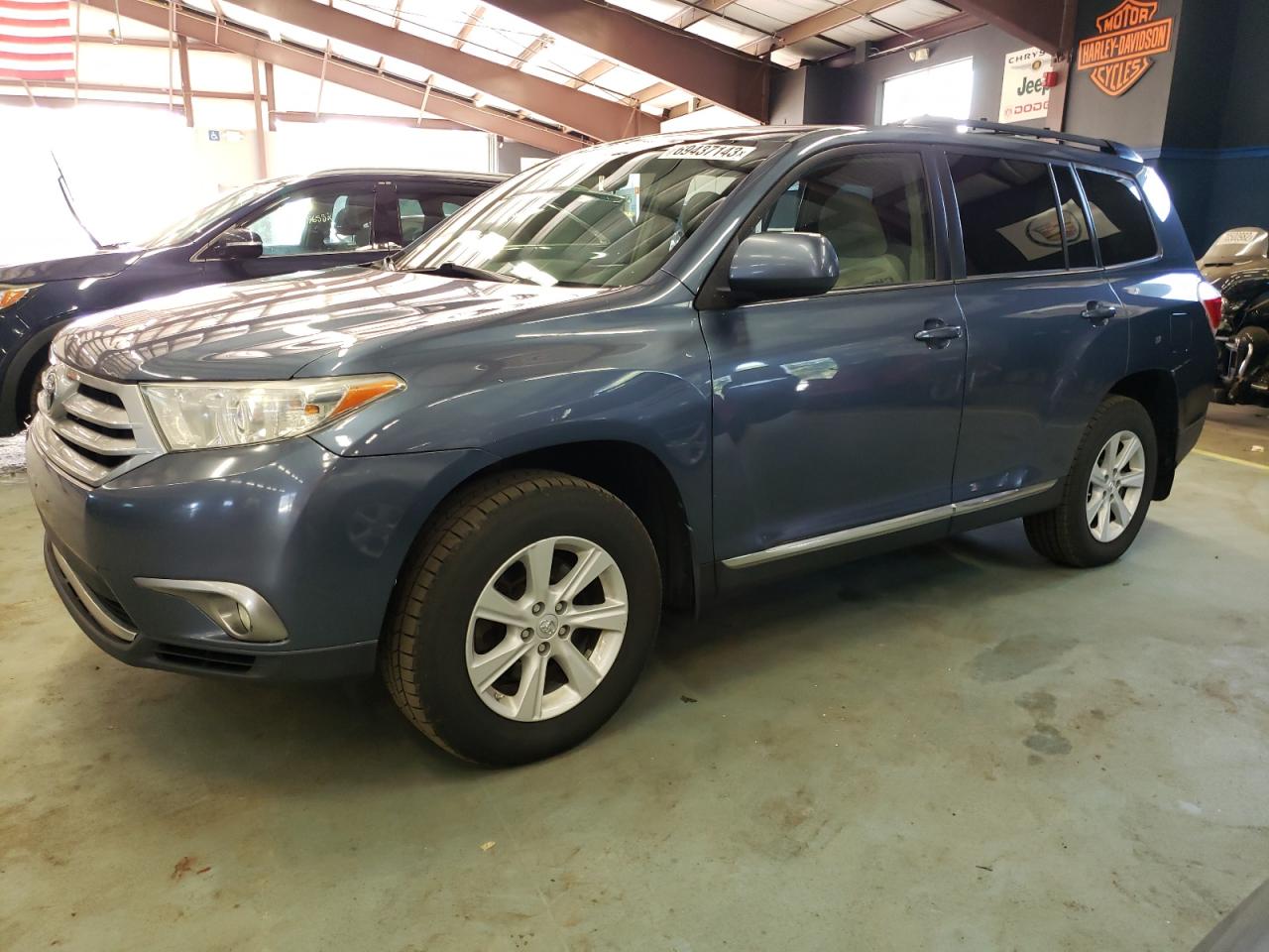 Image 1 of 2012 TOYOTA HIGHLANDER BASE 2012 with VIN 5TDBK3EH6CS096026
