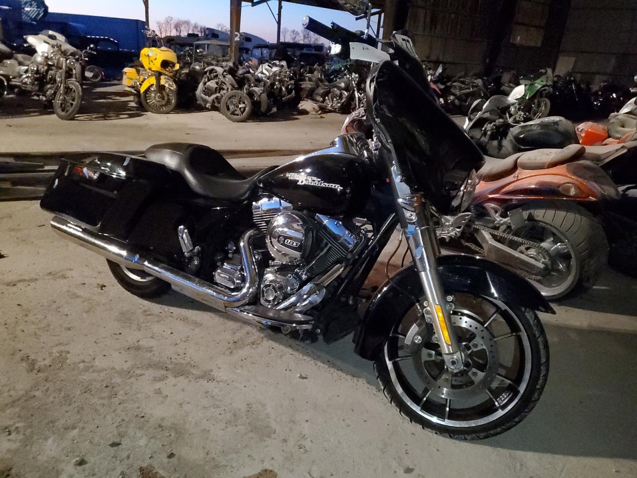 Obraz 1 z Harley-Davidson Flhx Street Glide 2016 z VIN 1HD1KBM1XGB677888