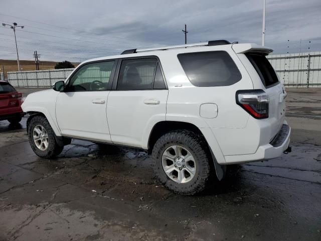 Image 2 of 2019 TOYOTA 4RUNNER SR5 2019 with VIN JTEBU5JR5K5703618
