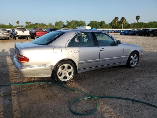 Obraz 3 z 2002 MERCEDES-BENZ E 320 2002 z VIN WDBJF65J72B483760