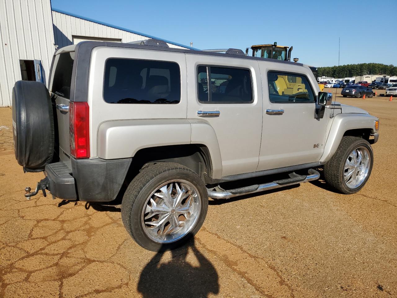 Image 3 of 2006 HUMMER H3  2006 with VIN 5GTDN136468148082