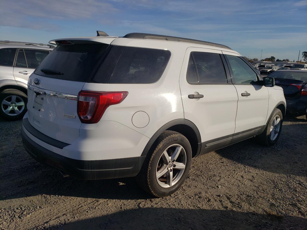 Image 3 of 2018 FORD EXPLORER 2018 with VIN 1FM5K7BH9JGA69186