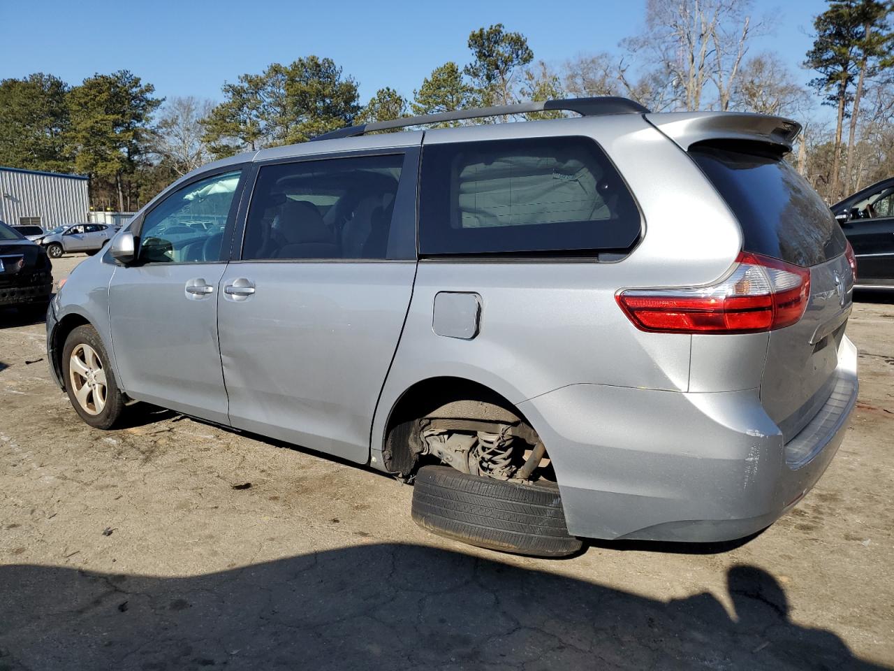 Image 2 of 2015 TOYOTA SIENNA LE 2015 with VIN 5TDKK3DC8FS609528