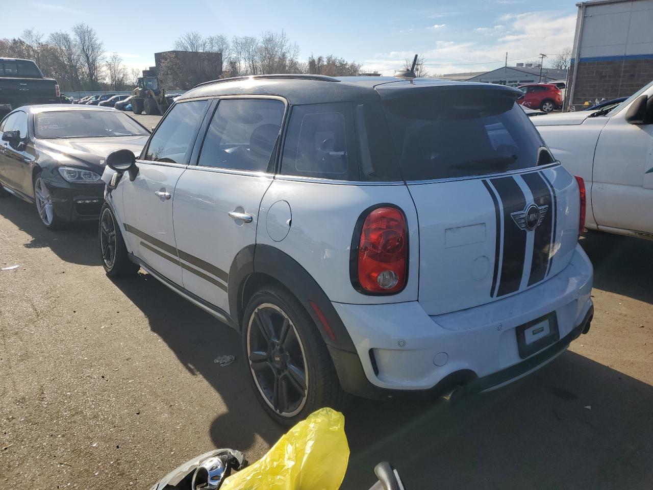 Image 2 of 2015 MINI COOPER S COUNTRYMAN 2015 with VIN WMWZC5C55FWP46451