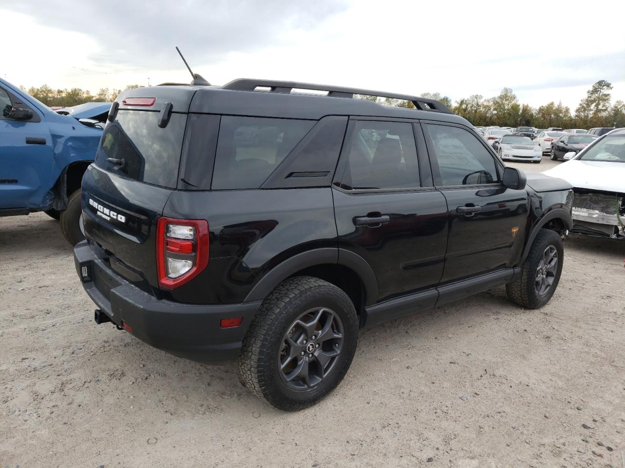 Image 3 of Ford Bronco Sport Badlands 2021 with VIN 3FMCR9D90MRB38669