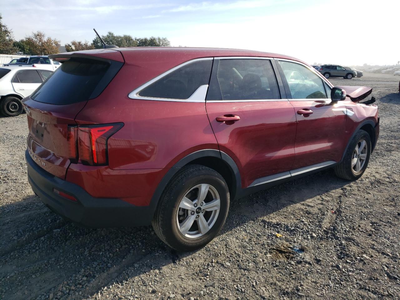 Изображение 3 2021 KIA SORENTO LX 2021 с VIN 5XYRGDLC5MG038730