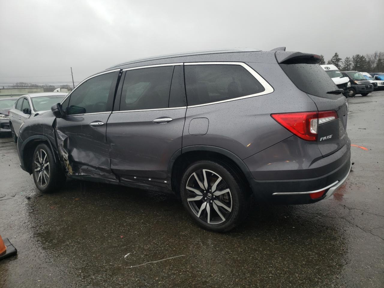 Image 2 of 2020 HONDA PILOT TOURING 2020 with VIN 5FNYF6H60LB015004