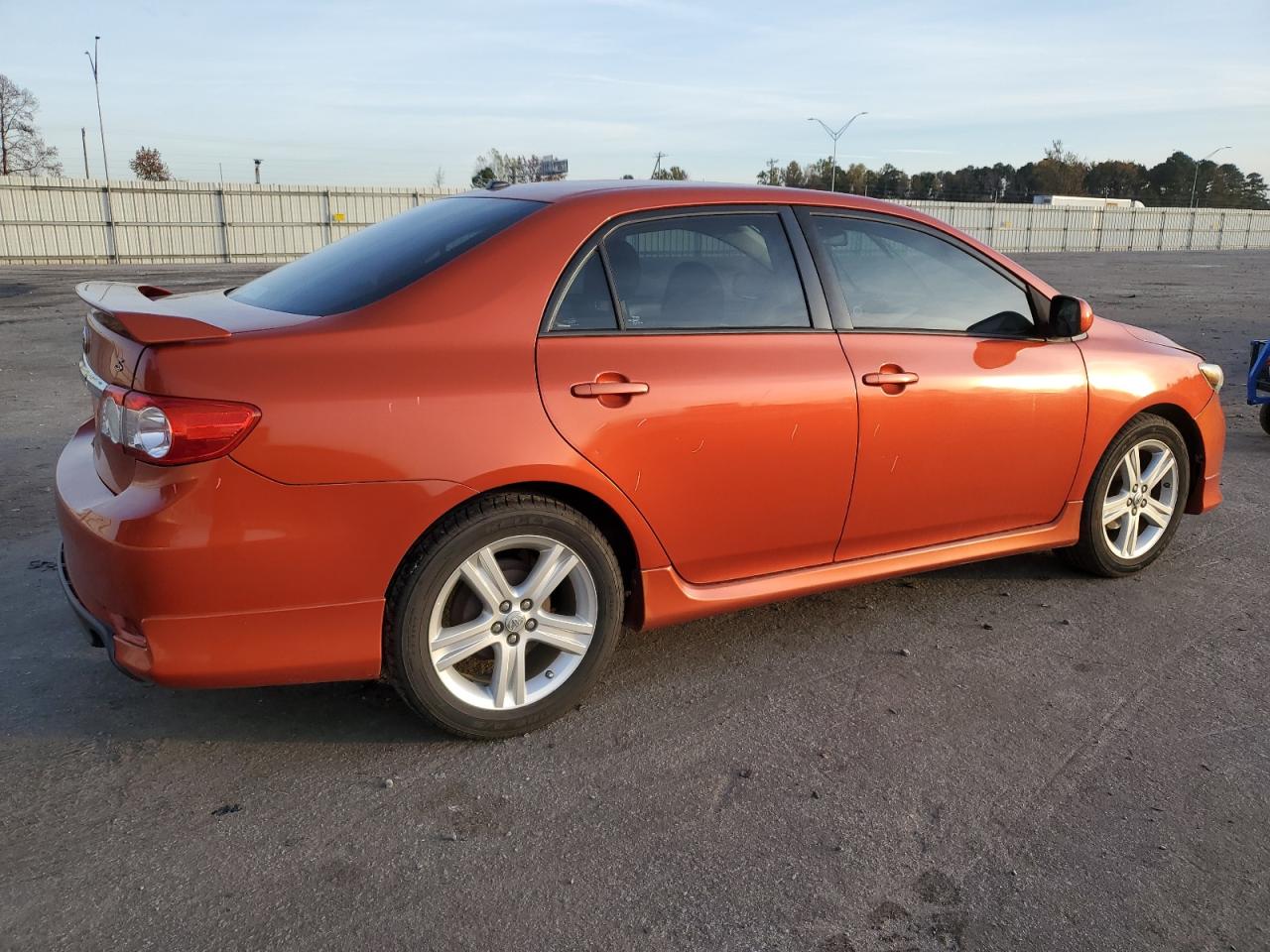 Изображение 3 2013 TOYOTA COROLLA BASE 2013 с VIN 2T1BU4EE4DC069505