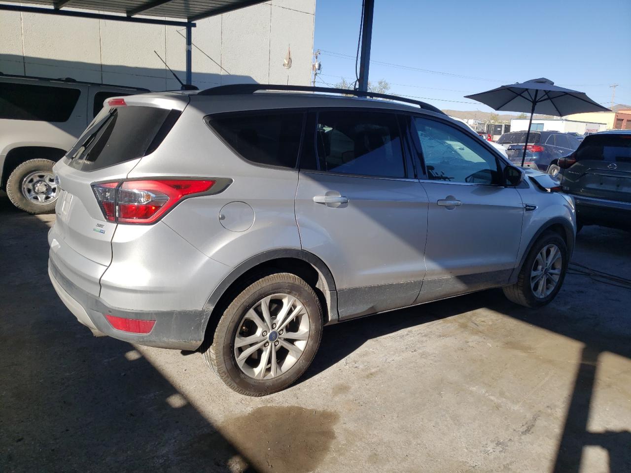 Image 3 of 2017 FORD ESCAPE SE 2017 with VIN 1FMCU9GD3HUB29462