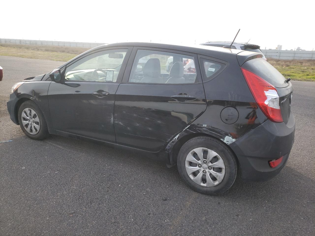 Image 2 of 2017 HYUNDAI ACCENT SE 2017 with VIN KMHCT5AE4HU323849