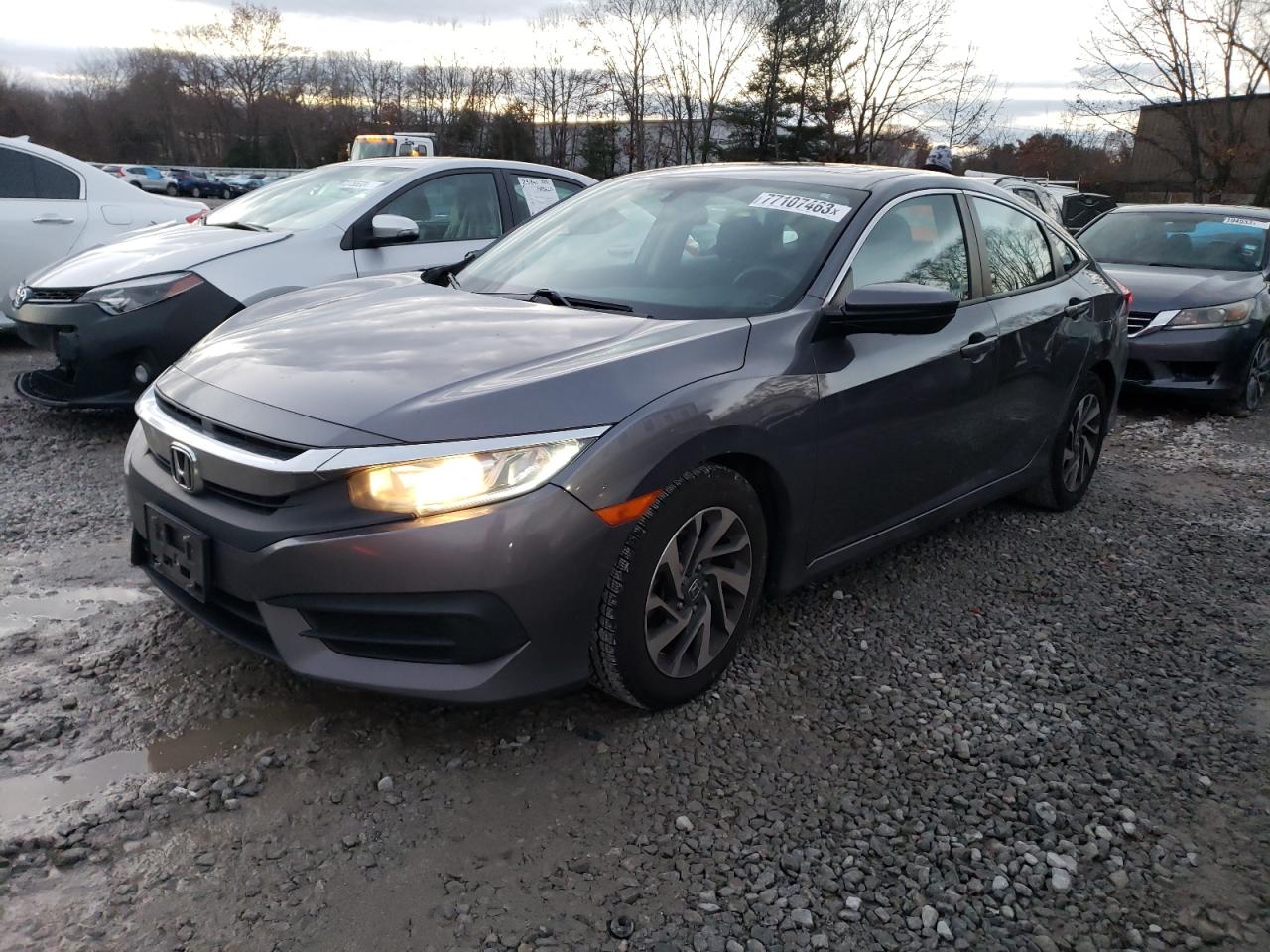 Obraz 1 z 2018 HONDA CIVIC EX 2018 z VIN 19XFC2F78JE005053