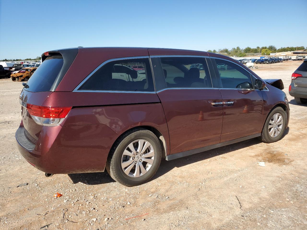 Image 3 of 2016 HONDA ODYSSEY EXL 2016 with VIN 5FNRL5H6XGB021616